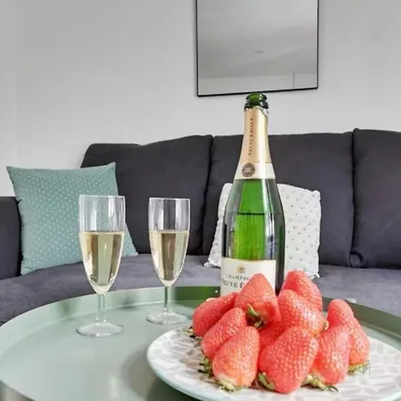 Elegant Flat - 2br-6p Apartment *